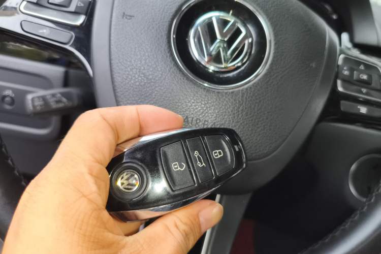 Used Volkswagen Touareg 2018 3.0 TSI Glory Collection Edition
