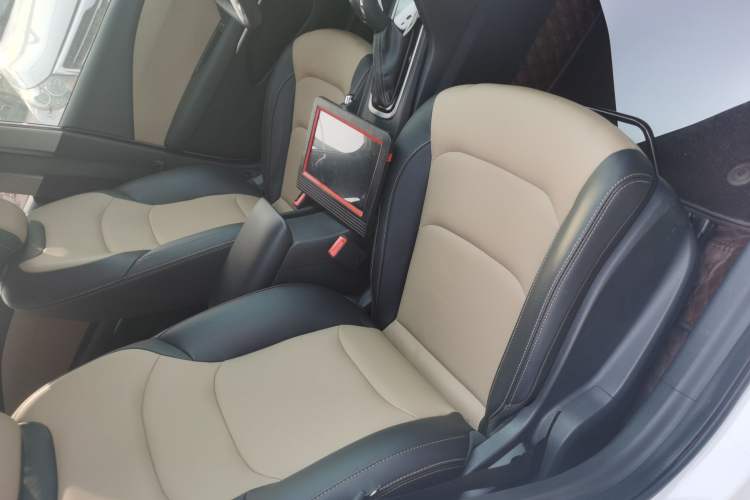 Used Chevrolet Monza 2021 320 Automatic Enjoyment Sunroof Edition Right Front Seat