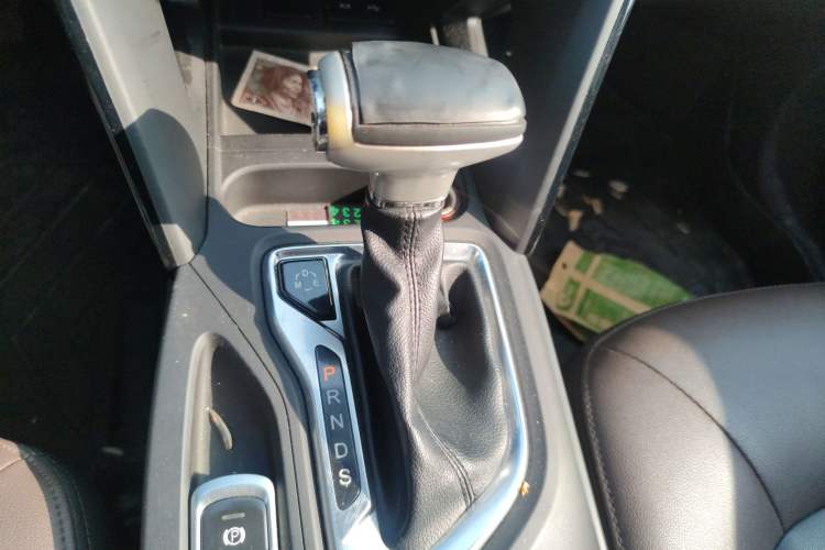 Used GAC Trumpchi GS4 2017 235T Automatic Two-Wheel Drive Elite Edition Gear Lever