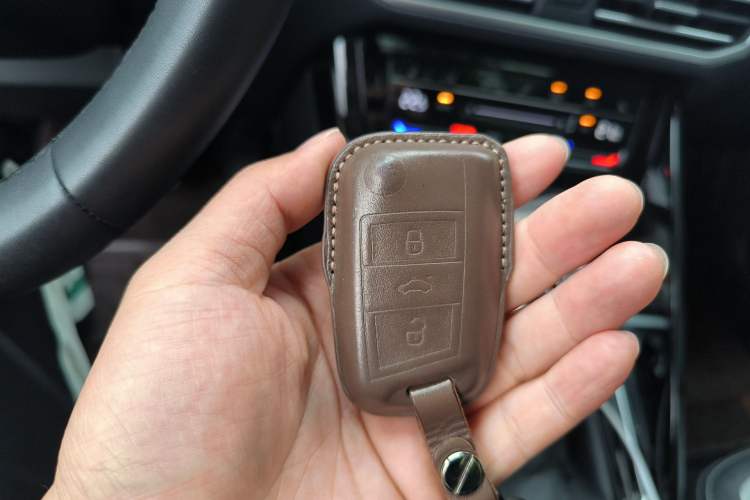 Used Volkswagen Tayron 2023 330TSI Two-Wheel-Drive R-Line High-Energy Version Vehicle Key