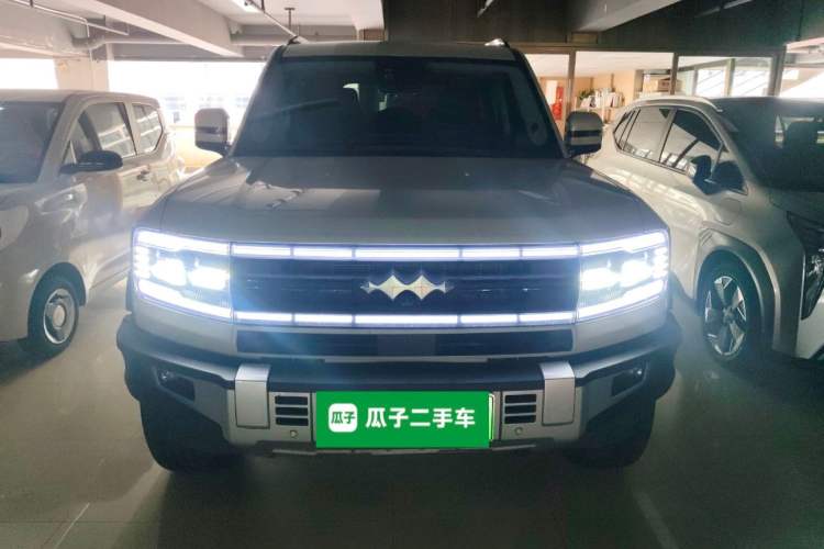 Used Formula Leopard 5 2023 Navigator Edition
