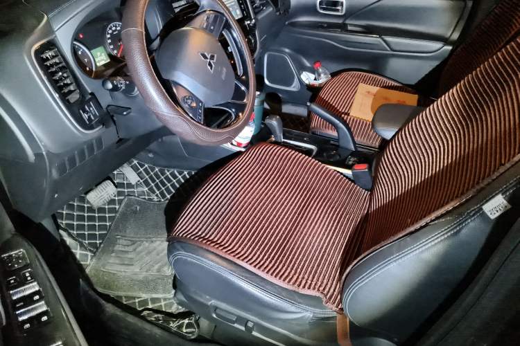 Used Mitsubishi Outlander 2018 2.0L Two-Wheel Drive Glory Edition 5 Seats