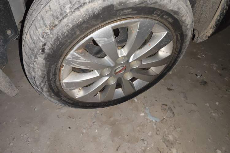 Used Jinbei Gold Hiace M Classic 2022 Panda Edition 1.5L Travel Lion Passenger Van 5 Seats