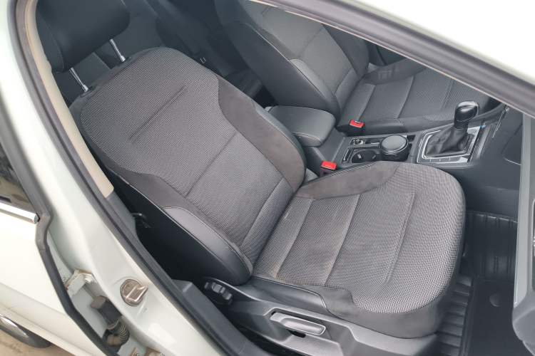 Used Volkswagen Golf 2018 230TSI Automatic Comfort Model Right Front Seat