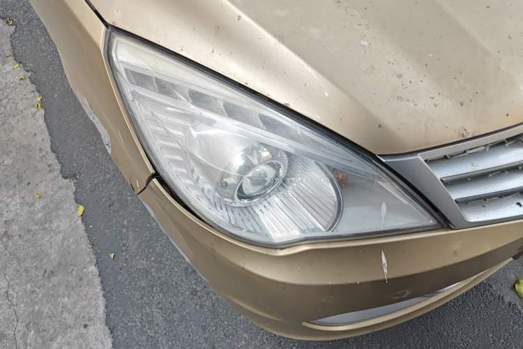 Used BAIC Weiwang M20 2014 1.5L Basic Version BJ415B Right Front Headlight