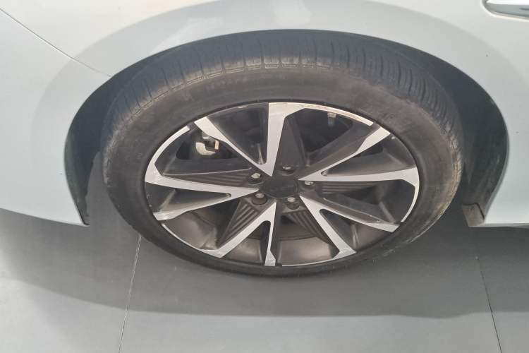 Used AION S Plus 2022 70 Enjoy Edition Left Front Wheel Hub