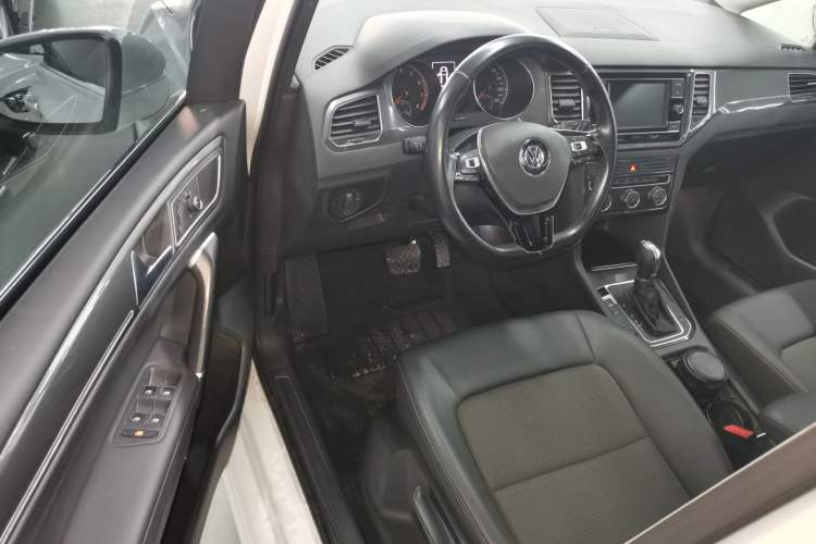 Used Volkswagen Golf Sportsvan 2018 230TSI Automatic Trend Edition Driver Seat