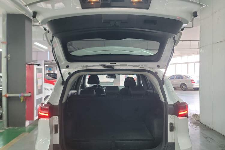 Used JETOUR X70M 2021 1.5T Manual Urban Partner Model 5 Seats Trunk