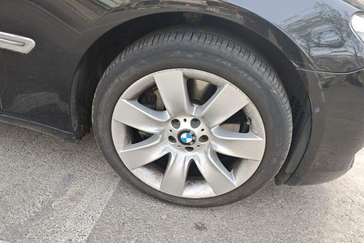 Used BMW 7 Series 2011 750Li xDrive Right Front Wheel Hub