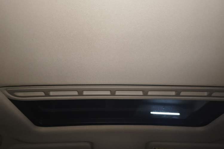 Used Roewe 350 2015 1.5L Manual Luxury Sunroof Edition Headliner