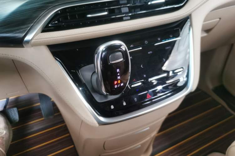 Used Buick GL8 2021 ES Landtrek 653T Luxury Model
