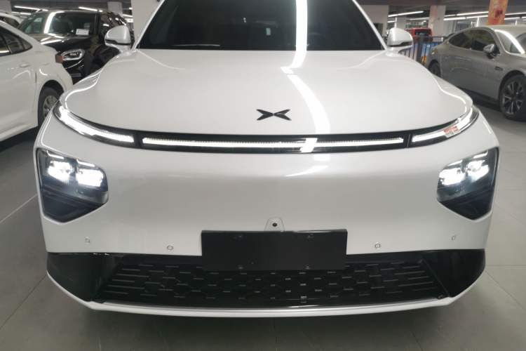 Used XPeng G9 2022 702 Pro Exterior 1