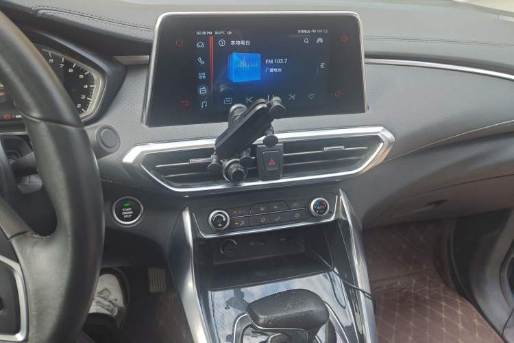 Used SAIC MAXUS G50 2022 1.5T Automatic Comfort Touring B Audio And AC Panel