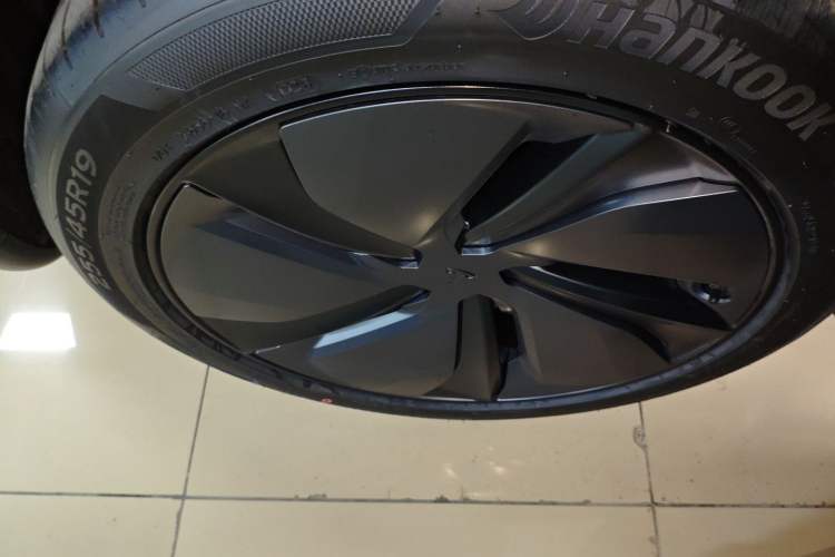 Used Tesla Model Y 2026 Long-Range All-Wheel-Drive Model