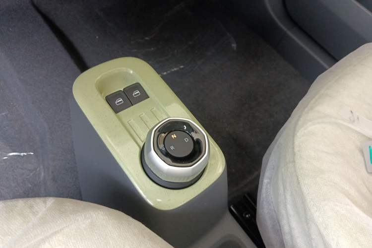 Used Geely Galaxy Panda 2024 Panda Mini 200km Endurance Bear
