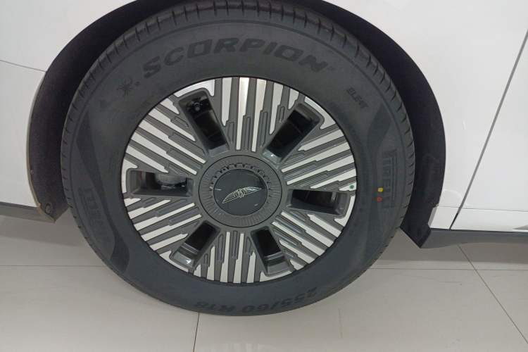 Used Geely Galaxy LEVC L380 2025 650 km Flagship Edition All-Wheel Drive