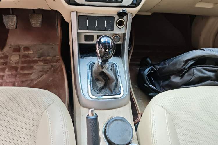 Used Geely Auto Classic Emgrand 2013 Sedan 1.5L Manual Elite Model
