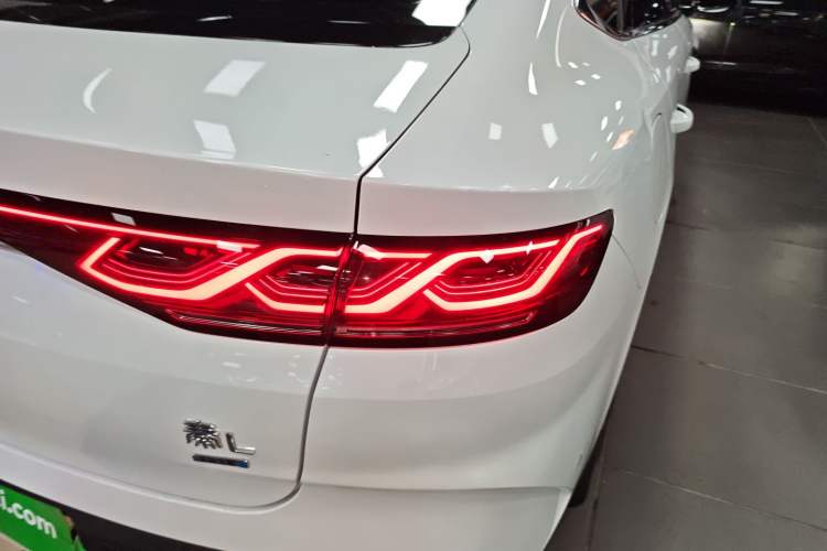 Used BYD Qin L 2025 DM-i Smart Drive 80KM Superior Model
