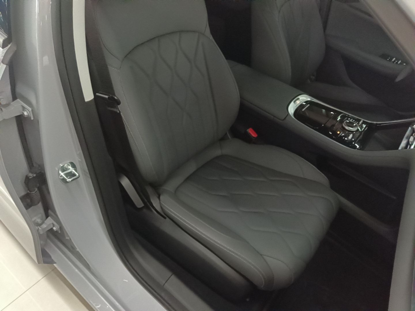 Geely Galaxy A7 2025 Model EM-i 70km Luxury Edition — снимка 19