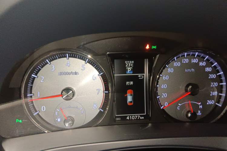 Used Toyota Crown 2015 2.0T Fashion Edition
