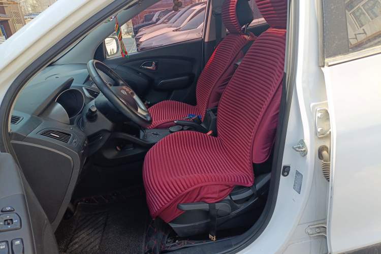 Used Hyundai ix35 2015 2.0L Automatic 2WD Smart Version China V Standard
