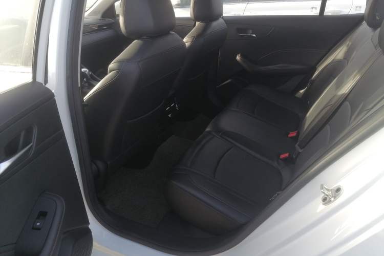 Used Roewe i5 2023 1.5L CVT Luxury Edition Left Rear Seat