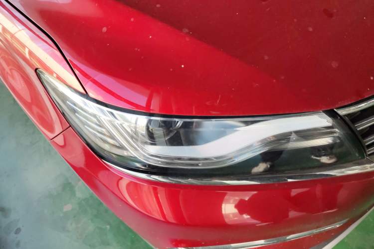 Used Roewe RX5 2016 20T Two-Wheel Drive Automatic Internet Smart Edition
