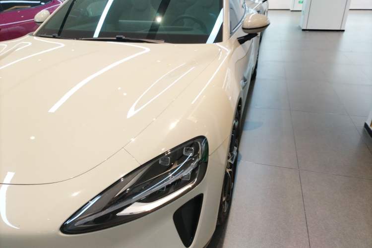 Used Xiaomi Auto SU7 2024 Four-Wheel Drive Ultra-Long Range Advanced Intelligent Driving Max Edition
