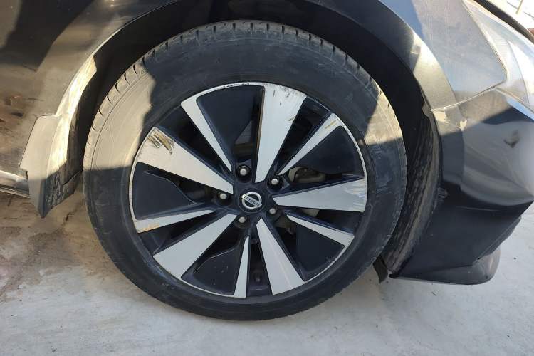Used Nissan Teana 2021 2.0L XL Comfort Edition Right Front Wheel Hub