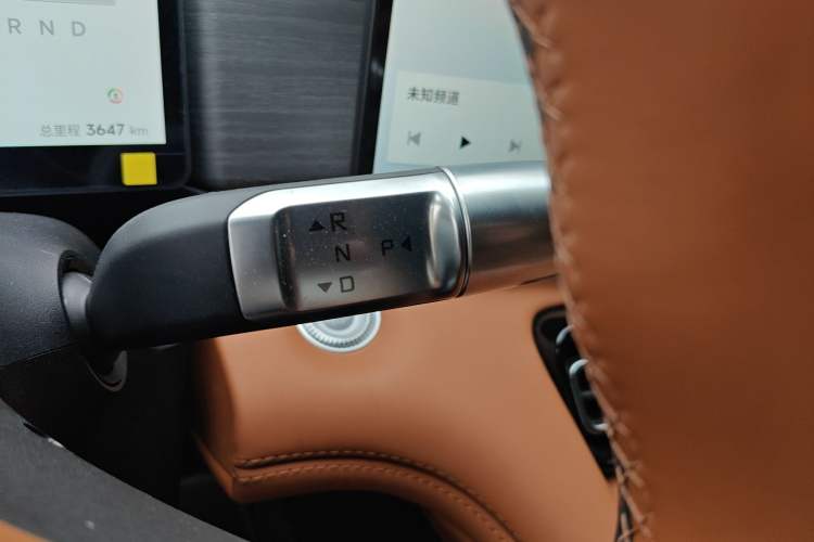 Used JETOUR Shanhai L7 Plus 2025 Model 220km Flagship 7-seater Gear Lever