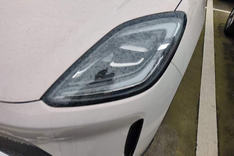 Used Wuling Bingo S 2025 Model 325km Deluxe Edition Left Front Headlight