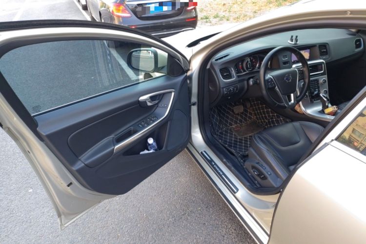 Used Volvo V60 2017 T5 Zhiya Edition China V Standard
