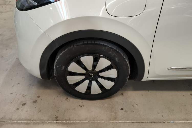 Used Wuling Bingo 2023 333 km Lingxi Connected Version Left Front Wheel Hub