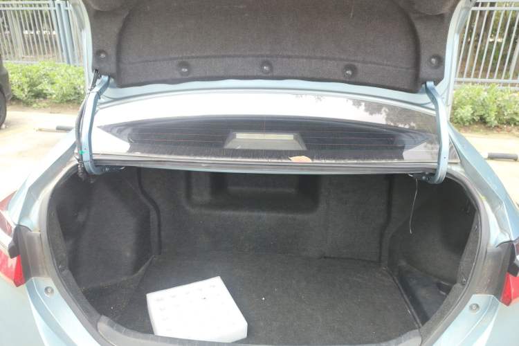 Used Toyota Corolla 2016 Dual-Engine 1.8L E-CVT Leading Edition Trunk