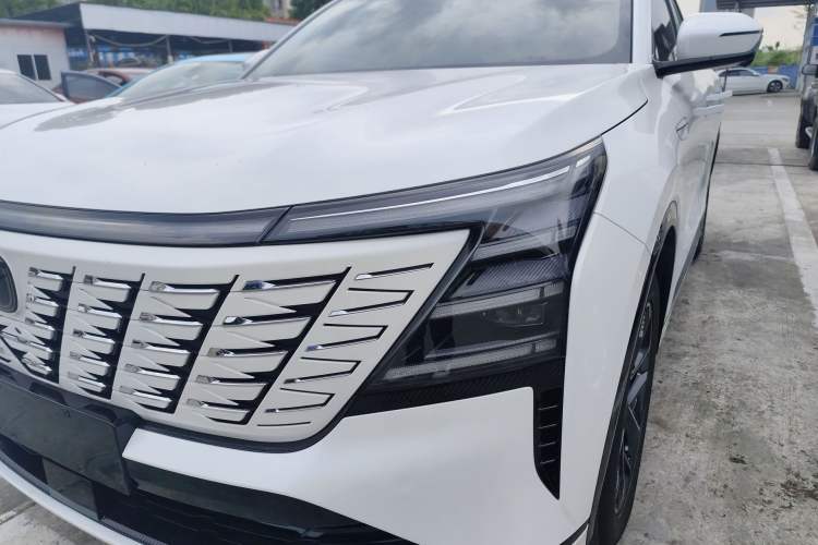 Used CHANGAN CS75 PLUS 2025 4th Generation 1.5T New Blue Whale Smart Luxury Edition
