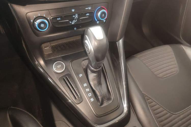 Used Ford Focus 2018 Hatchback Classic 1.6L Automatic Trendy SmartDrive Edition