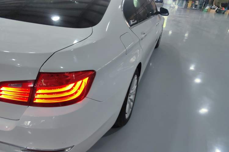 Used BMW 5 Series 2014 525Li Luxury Design Package