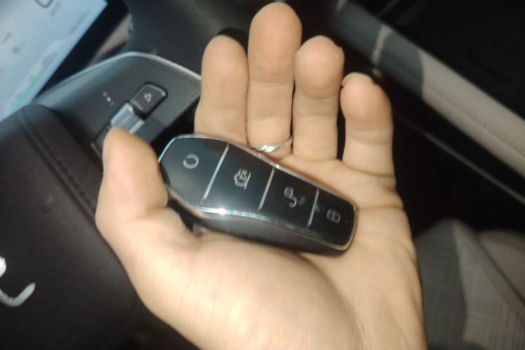 Used BYD Yuan UP 2024 401 km Active Version Vehicle Key