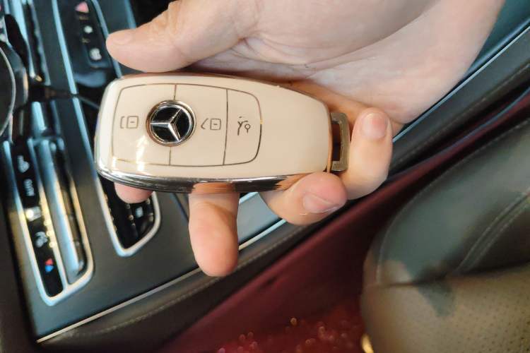 Used Mercedes-Benz E-Class 2021 Restyled E 300 L Sporty and Stylish Edition Vehicle Key