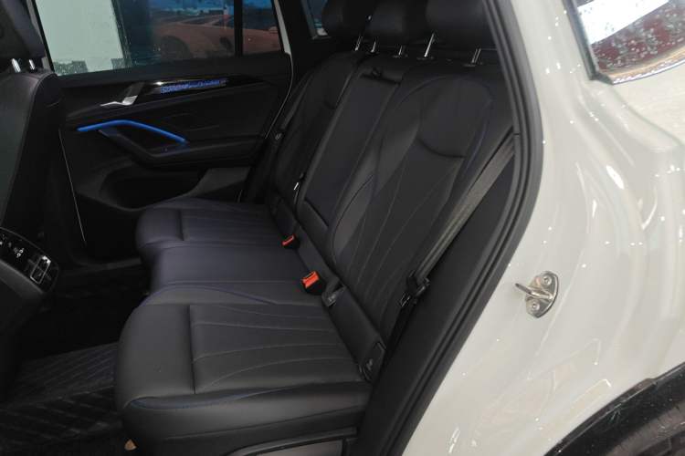 Used Volkswagen Tiguan L 2024 PRO 330TSI Two-Wheel Drive R-Line Smart Edition Left Rear Seat