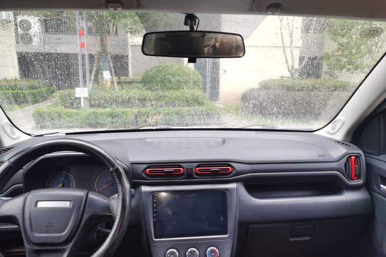 Used Dongfeng Fengon 380 2022 1.5L Comfort-Class Passenger Vehicle (Steel Spring) with 7 Seats
