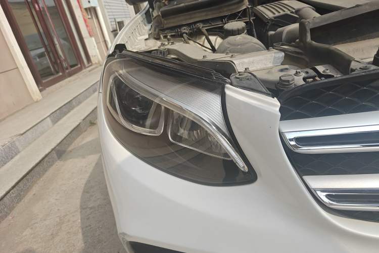 Used Mercedes-Benz GLC 2017 GLC 260 4MATIC Luxury Model
