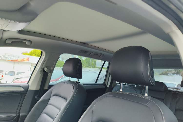 Used Volkswagen Tiguan L 2018 Facelift 330TSI Automatic Two-Wheel Drive Luxury Edition