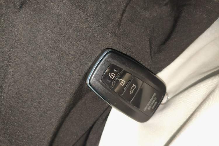 Used Toyota Camry 2019 Revised Version 2.5G Luxury Edition Vehicle Key