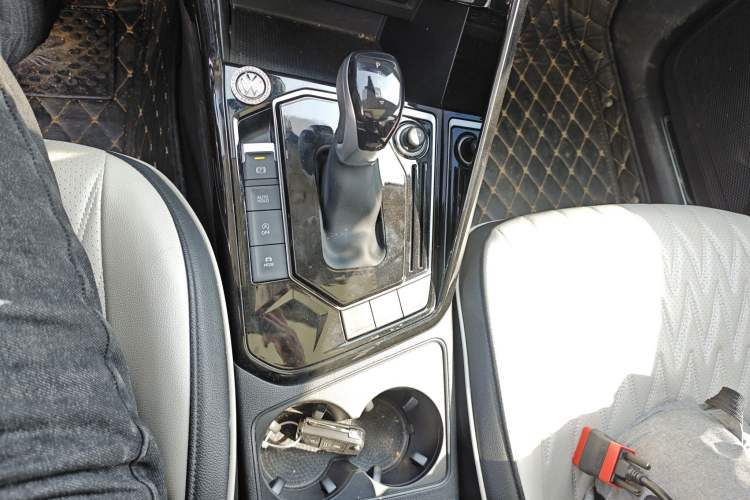 Used Volkswagen Tayron 2023 280TSI Two-Wheel-Drive Luxury Plus Advanced Version Gear Lever