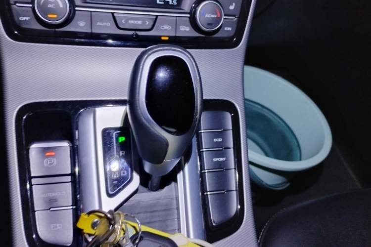 Used Geely Auto Emgrand GS 2018 Lingchao Edition 1.4T Automatic ZhenShang Smart Connectivity Model Gear Lever