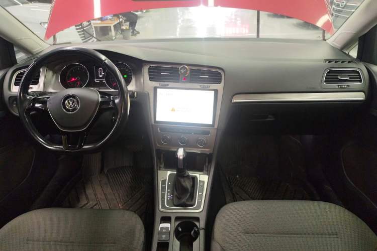 Used Volkswagen Golf 2015 1.4TSI Automatic Comfort Model
