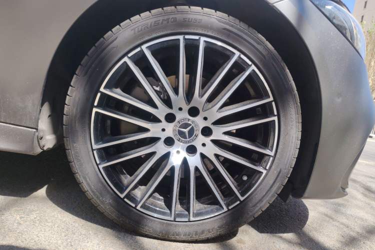 Used Mercedes-Benz C-Class 2023 Revised C 200 L Sport Edition Right Front Wheel Hub