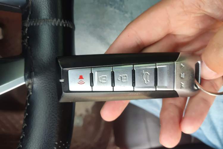 Used Wey VV7 2017 2.0T Flagship Model Interior 1