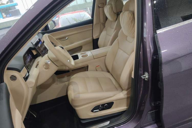 Used Hima AITO M5 2025 Extended-Range Ultra All-Wheel-Drive Version Left Front Seat